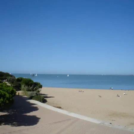 Ensoleille Proche Plage, 4 Pers, La Rochelle - Fr-1-551-38 Apartment *